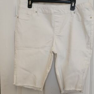 DG2 Diane Gilman White Pull On Denim Shorts